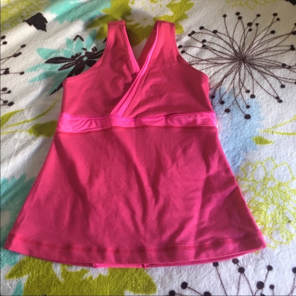 lululemon pink top!!